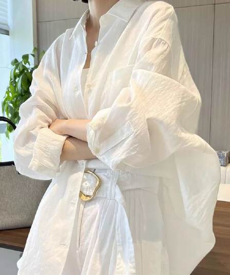 가을 의상 새로운 빅 사이즈 여성 의류 긴팔 셔츠 루즈핏 Chic 디자인 센스 외부 가져 가라. Chic 디자인 센스 캐주얼 맨위