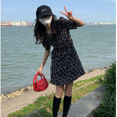 批发夏装新款<b class='q'>大码</b><b class='q'>女</b>装蝴蝶结格子裙可盐可甜气质方领<b class='q'>连衣裙</b>M-4XL200斤