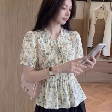 批发夏装新款文艺复古纯棉<b class='q'>碎花</b><b class='q'>衬衫</b>法式木耳边蝴蝶结系带上衣