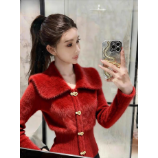 批发红色大<b class='q'>翻领</b>毛衣女秋冬巨好看独特漂亮气质高端小香风针织加厚上衣