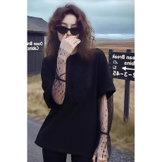 春季穿搭茶里茶气别致单穿上衣独特漂亮黑色假两件蕾丝拼接T恤女