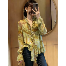 批发2026春季新款法式复古风印花木耳边喇叭袖<b class='q'>衬衫</b>上衣女高级时尚气质