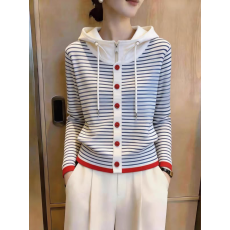 批发复古条纹连帽开衫女显瘦减龄洋气外套秋季新款小众超好看时尚2026