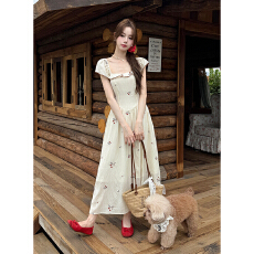 批发实拍 夏季新款<b class='q'>女</b>装法式优雅方领裙子刺绣雪纺<b class='q'>连衣裙</b><b class='q'>女</b>