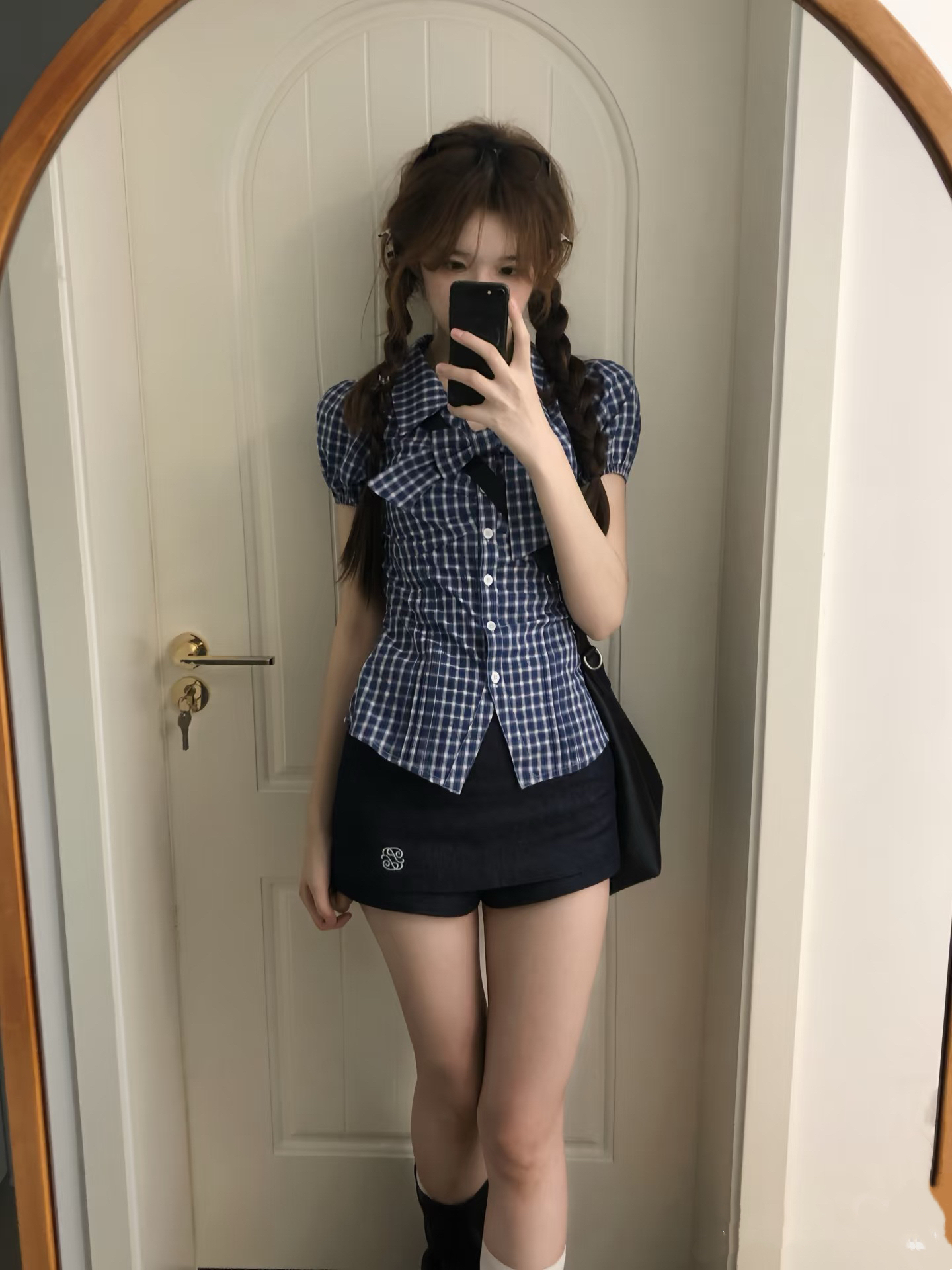 봄 체크무늬 나비 매듭 셔츠 거품 소매 작은 셔츠 몸매 가꾸기 셔츠 바지 세트