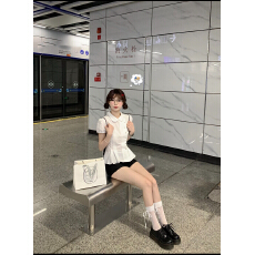 批发氧气一夏 私服娃娃领泡泡袖<b class='q'>衬衫</b>2026夏季短款收腰上衣+黑色短<b class='q'>裤</b>