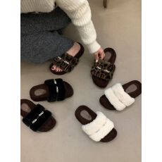 批发一片式显瘦小众设计感兔毛毛拖鞋外穿女秋冬居家防滑毛绒棉拖