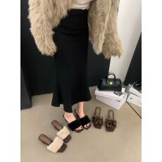 批发一片式显瘦小众设计感兔毛毛拖鞋外穿女秋冬居家防滑毛绒棉拖