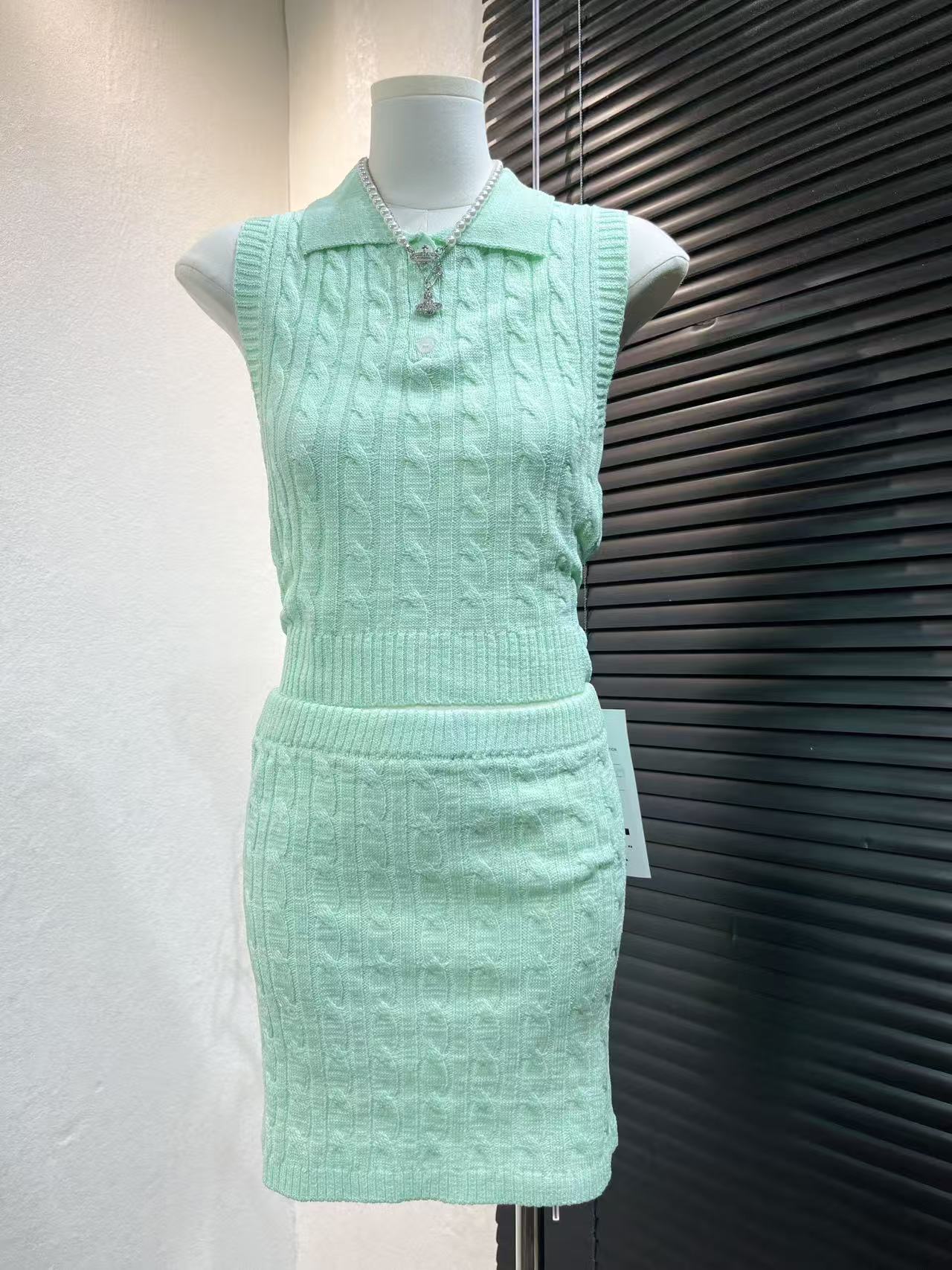 만약 언어 맞춤 사랑 소녀 순수한 욕망 품격 POLO 칼라 니트 조끼 하이웨이스트 반신 치마 세트