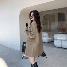批发秋新款小西装外套女小众设计感韩版后开叉休闲宽松<b class='q'>西服</b>爆款