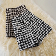 批发千鸟格字毛呢<b class='q'>短裤</b>女秋冬款大码A字裤小香风高腰阔腿裤复古外穿裤