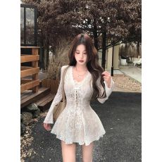 批发小众千金风温柔蕾丝<b class='q'>连衣裙</b>女纯欲氛围感秋季新款收腰<b class='q'>修身</b>显瘦裙子