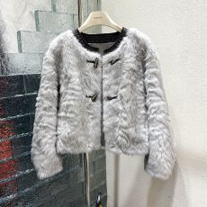 批发2025超仙<b class='q'>皮草</b>多巴胺<b class='q'>外套</b>女马蹄袖加厚百搭皮毛一体保暖气质小香风