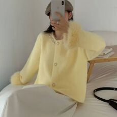 批发小香风2025年春秋新款超好看学院减龄独特漂亮<b class='q'>韩版</b>加厚针织外套女