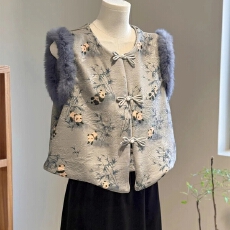 批发高级感显高显白减龄新中式小马甲仿兔毛毛女短款国风秋<b class='q'>冬</b>坎肩加绒