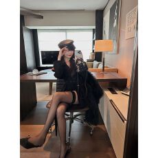 批发英伦风翻领<b class='q'>双排扣</b>收腰系带卡其色<b class='q'>风衣</b>女气质短款外套