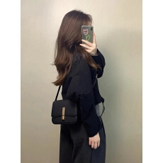 批发黑色短款棒球外套新款春秋季独特好看韩里韩气爆款时尚<b class='q'>百搭</b>上衣潮