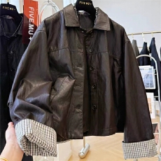 批发翻领pu<b class='q'>皮衣</b>外套女2026秋季新款宽松休闲排扣格子拼接<b class='q'>短款</b>夹克上衣