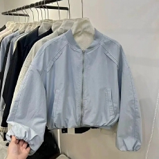 批发米白色立领短款棒球服外套女春季新款韩版宽松上衣设计感上衣