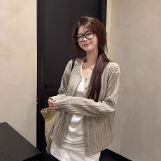 批发韩系正反两穿长袖<b class='q'>针织</b>开衫2026秋季新款V领坑条气质外套上衣女潮