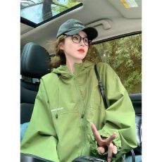 批发2026绿色机能户外新款连帽夹克宽松外套美式拉链冲锋衣女高级显瘦