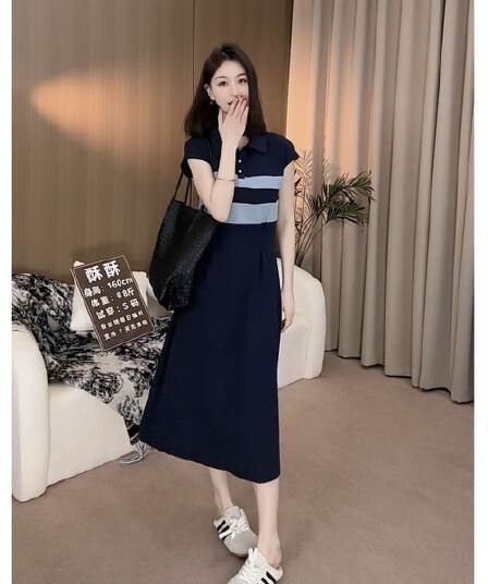 배색 패치워크 허리 수축 슬림해 보이는 POLO 칼라 드레스 2026 여름 새로운 디자인 센스 레트로 드레스