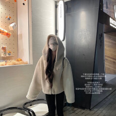 批发新款可爱短款羊羔毛外套皮毛一体