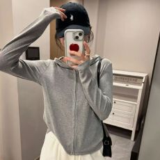 批发<b class='q'>秋</b>季新款舒适凉感拉链带帽休闲女款舒适纯色百搭连帽薄款长袖上衣