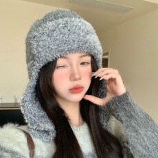 批发时尚帽子女<b class='q'>秋</b>冬新款毛绒雷锋帽户外出行防风护耳帽时尚休闲包头帽