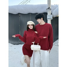 批发实拍情侣装春秋<b class='q'>冬</b>新款毛衣裙露肩围巾圣诞新年本命红套头针织衫