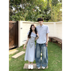 批发实拍<b class='q'>情侣装</b>夏季新款网红露肩连衣裙男短袖<b class='q'>衬衫</b>淡蓝色学生度假潮