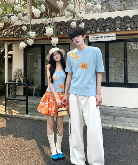 실사 커플룩 여름 새로운 여행 인터넷 유명인 도파민 조끼 꽃밭 치마 세트 남자 반팔 티셔츠 프린트