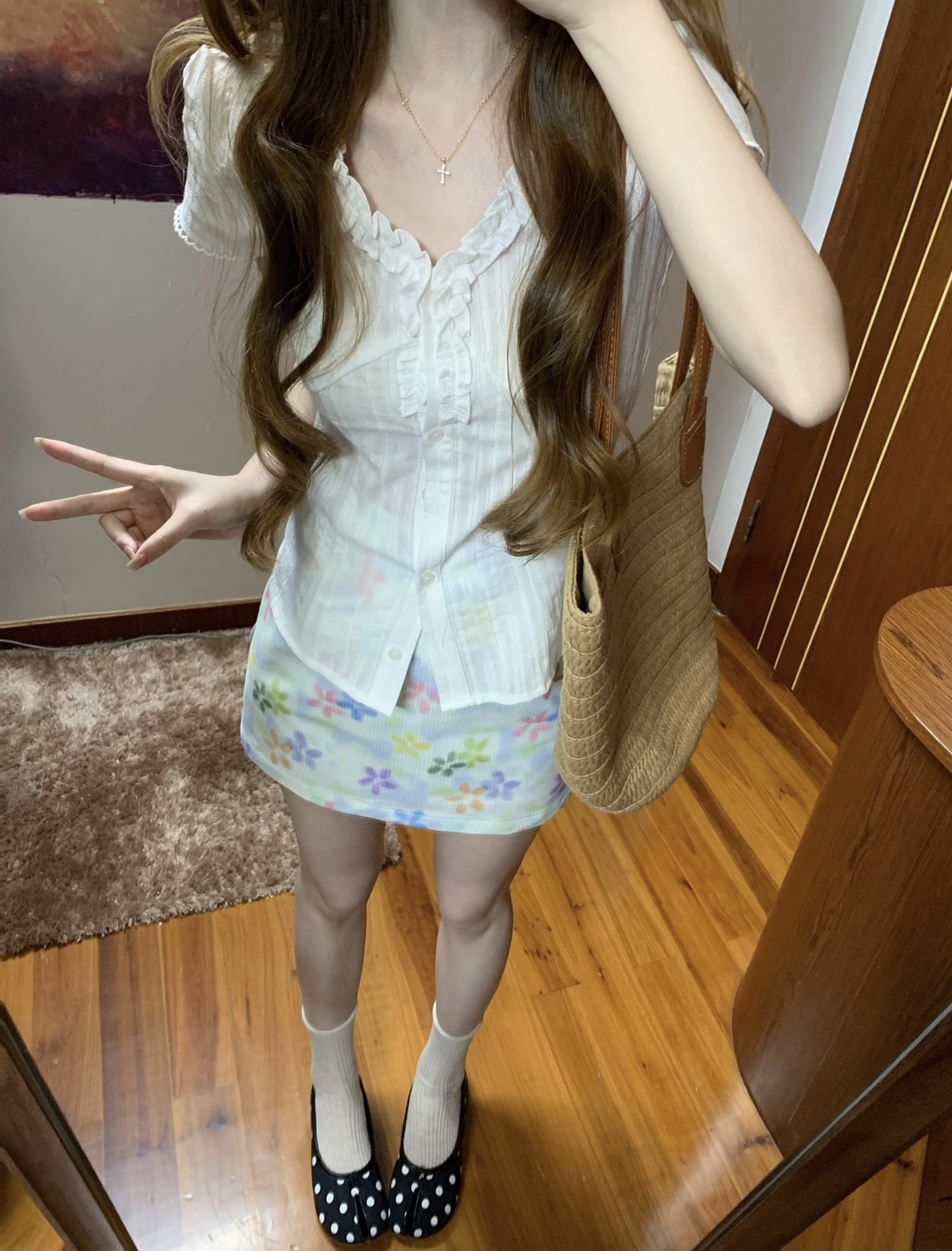 한 번 작은 짭짤한 한 부서 자이언트 잘 생긴 프릴 화이트 V넥 반팔 여성 셔츠 여름 새로운 허리 수축 셔츠 맨위