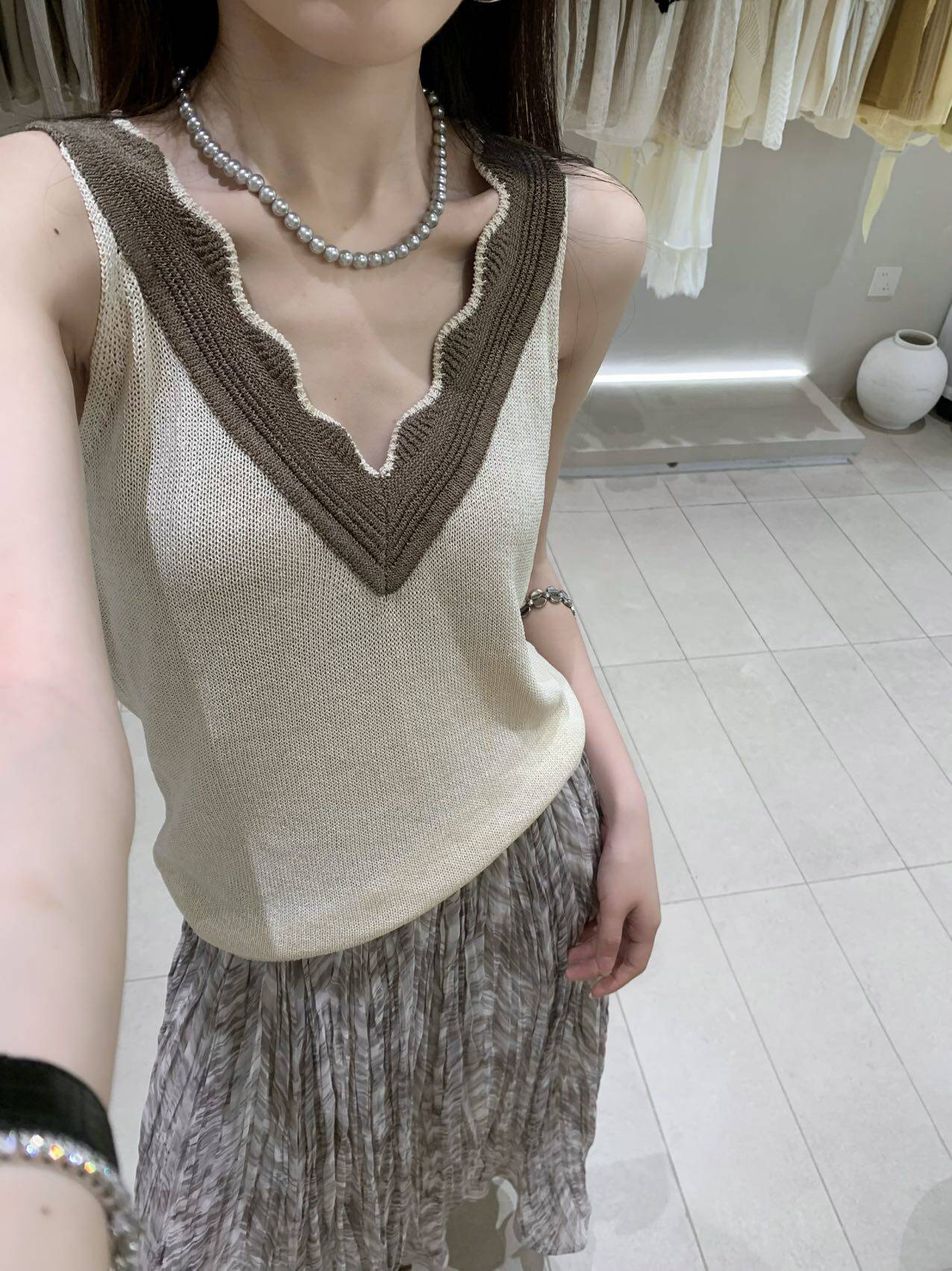 프랑스식 고급 센스 물결무늬 V넥 민소매 배색 대나무 마디 마 니트 스웨터 여성 여름 캐주얼 다용도 외국 가스 맨위