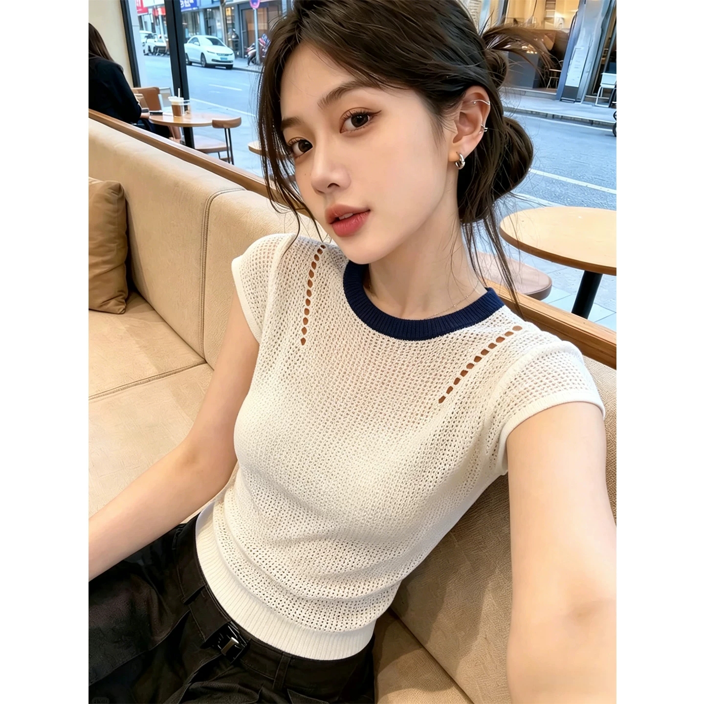 순수한 욕망 바람 라운드 넥 배색 홀로우 아웃 마이크로 ~을 통해 Feifei 소매 짠 셔츠 여성 2026 여름 새로운 몸매 가꾸기 슬림해 보이는 맨위