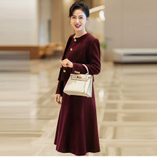 批发2025年秋冬时尚小香风套装女高级感减龄婆婆<b class='q'>红色</b>婚宴礼服两件套