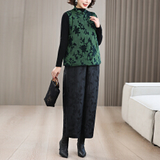 批发2026新中式国风提花<b class='q'>马甲</b>斜襟盘扣复古上衣女浮雕提花阔腿裤两件套