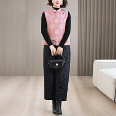 批发2026春季新中式国风提花马甲盘扣复古上衣女浮雕提花马夹外套
