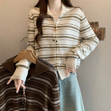 批发实拍秋季韩系别致条纹针织开衫外套女时尚宽松软糯上衣小衫潮