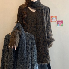 批发<b class='q'>大码</b>女装豹纹配围巾毛衣女秋冬新款时髦宽松<b class='q'>针织衫</b>显瘦百搭上衣