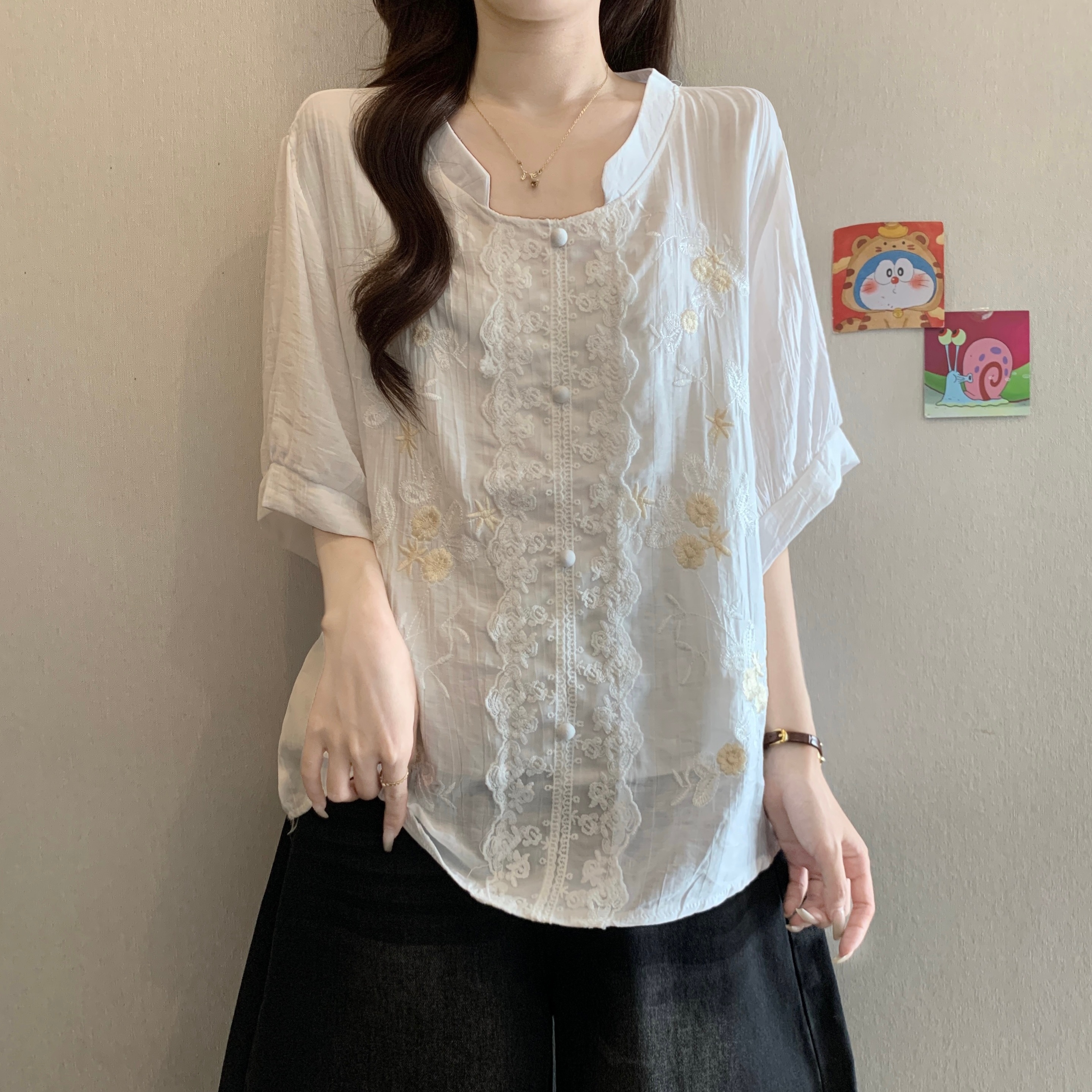 빅 사이즈 여성 의류 자수 반팔 티셔츠 여성 2026 여름 새로운 통통한 여동생 맨위 고급 외국 가스 작은 셔츠 맨위 여성