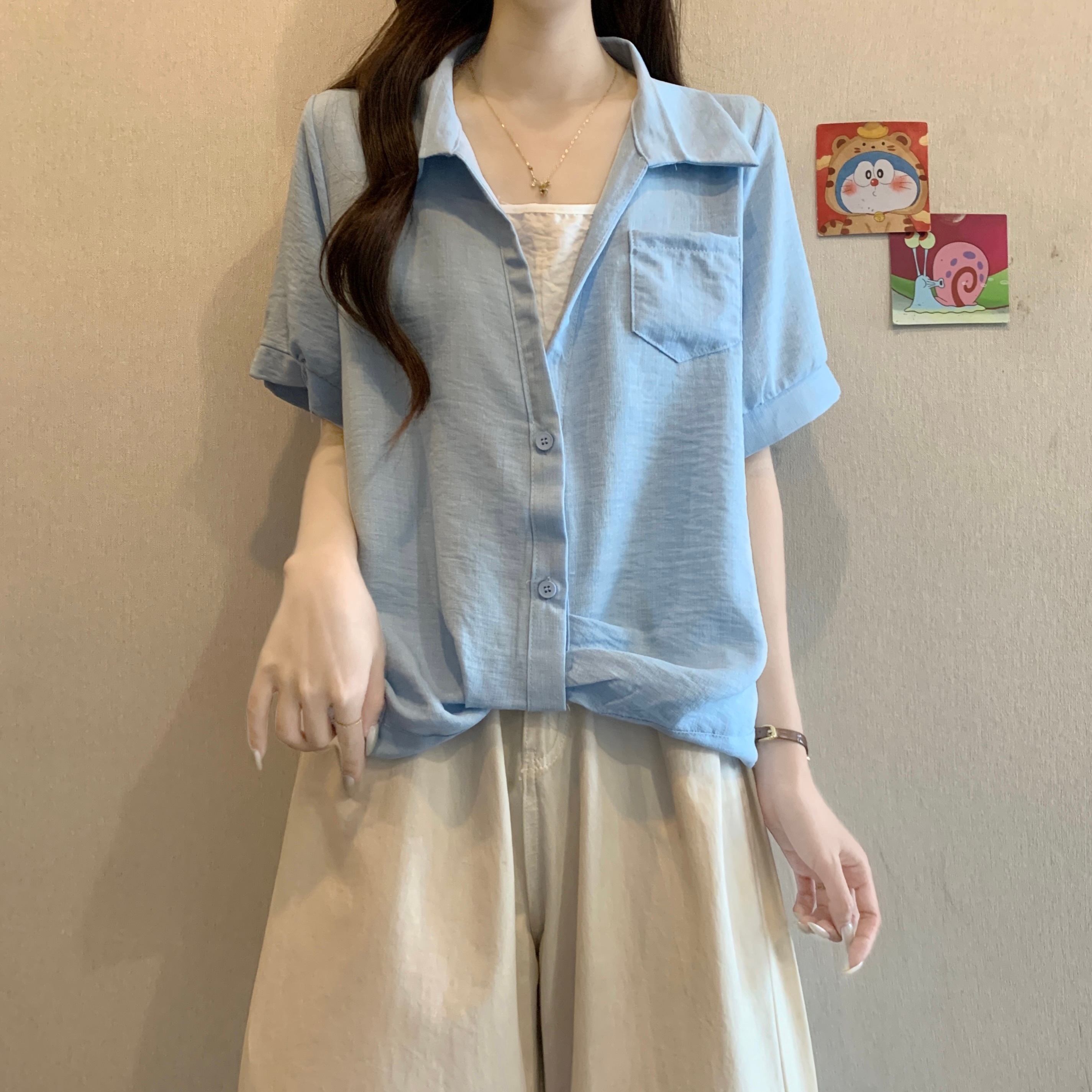 슈퍼 화재 자이언트 잘 생긴 파란색 셔츠 여성 의류 여름 2026 새로운 빅 사이즈 지방 mm 페이크 레이어드 셔츠 반팔 맨위