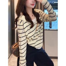 6羊毛秋冬穿搭撞色条纹假两件连帽针织衫女慵懒风帽衫