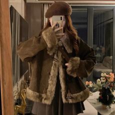 批发复古毛毛拼接麂皮绒外套女2025<b class='q'>秋</b>冬季美拉德加厚牛角扣独特超好看