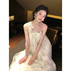 批发从一时刻花满枝轻奢感网纱无袖立体花朵连衣裙or上衣半裙套装