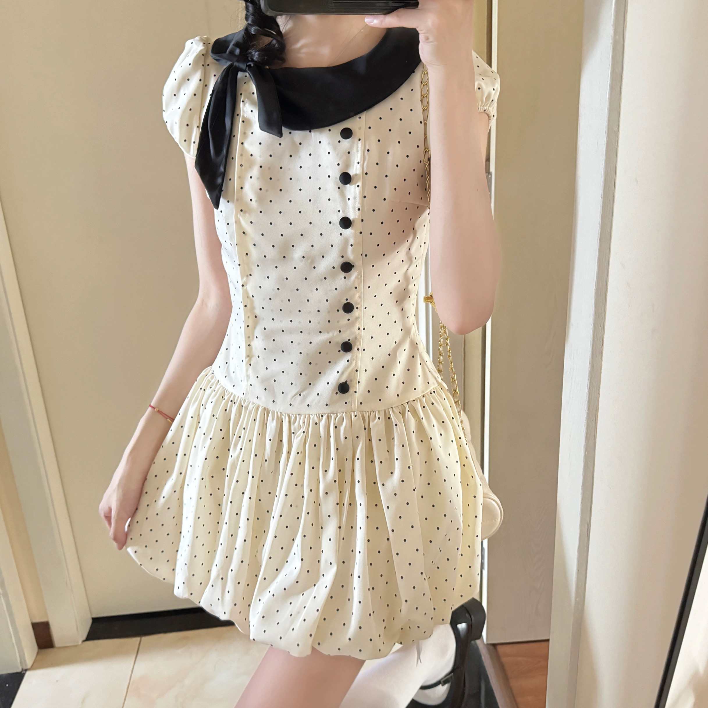 재스민 화이트 jasmine 오리지널 디자인 도트 무늬 천 골드 달콤함 프랑스식 도트 무늬 드레스