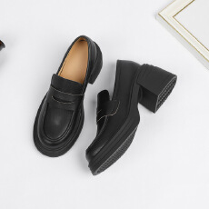 批发2026新款软皮厚底粗跟乐福鞋女一脚蹬简约小皮鞋