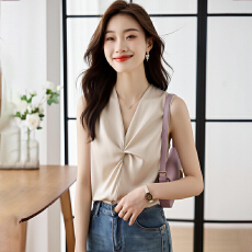 批发8色无袖缎面<b class='q'>上衣</b>女26夏装新款交叉v领<b class='q'>宽松</b>洋气显瘦韩版雪纺<b class='q'>衫</b>