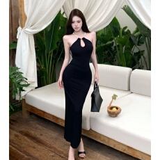 批发实拍实价 夏季新款法式氛围感性感风辣妹挂脖收腰修身连衣裙女