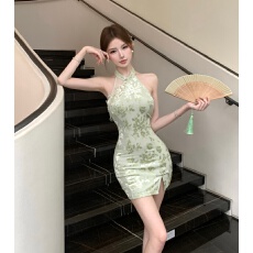 批发实拍实价 <b class='q'>新款</b>清冷优雅气质性感包臀开叉<b class='q'>旗袍</b>短款连衣裙